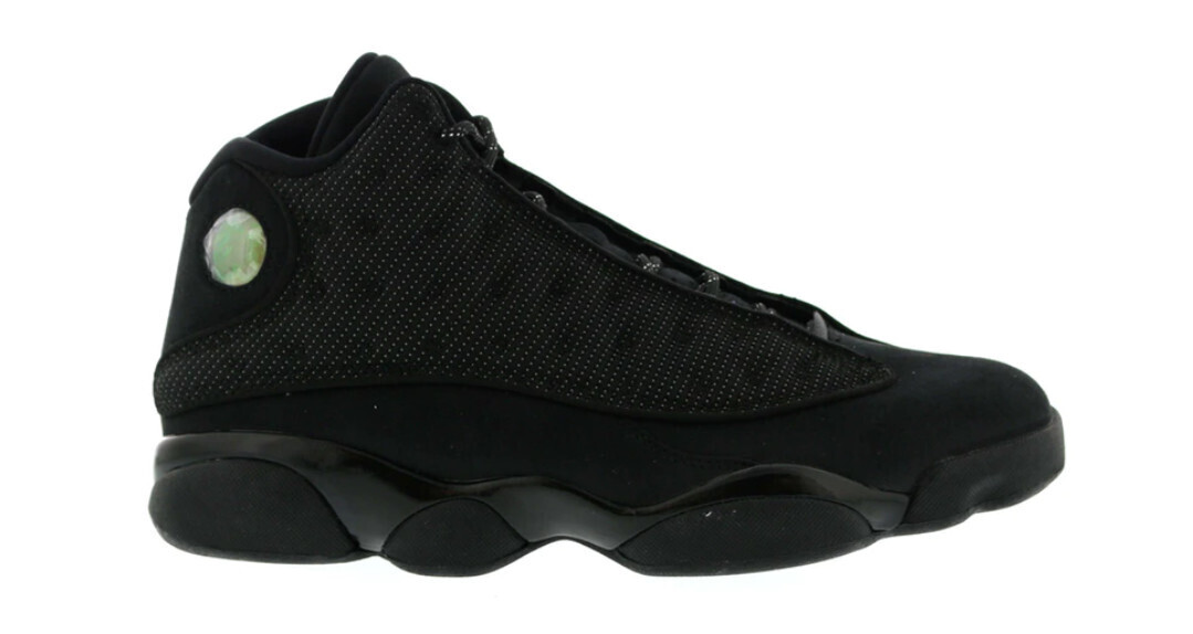 13 Retro Black Cat