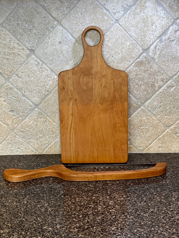 Bread Knife and Cutting Board