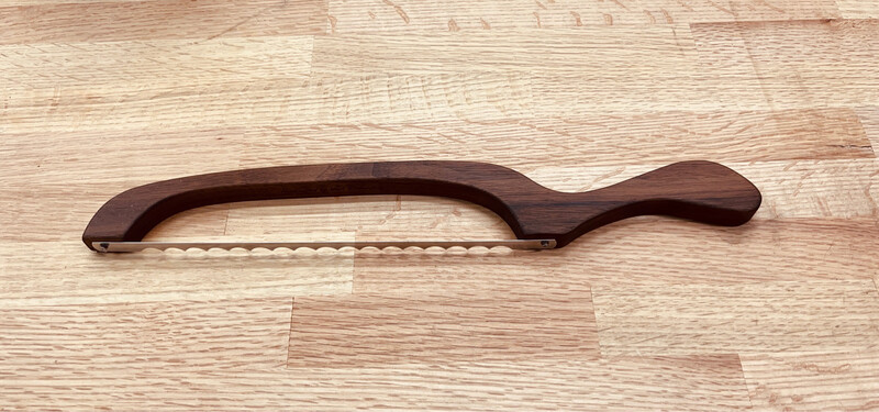 Bread Knife - Walnut