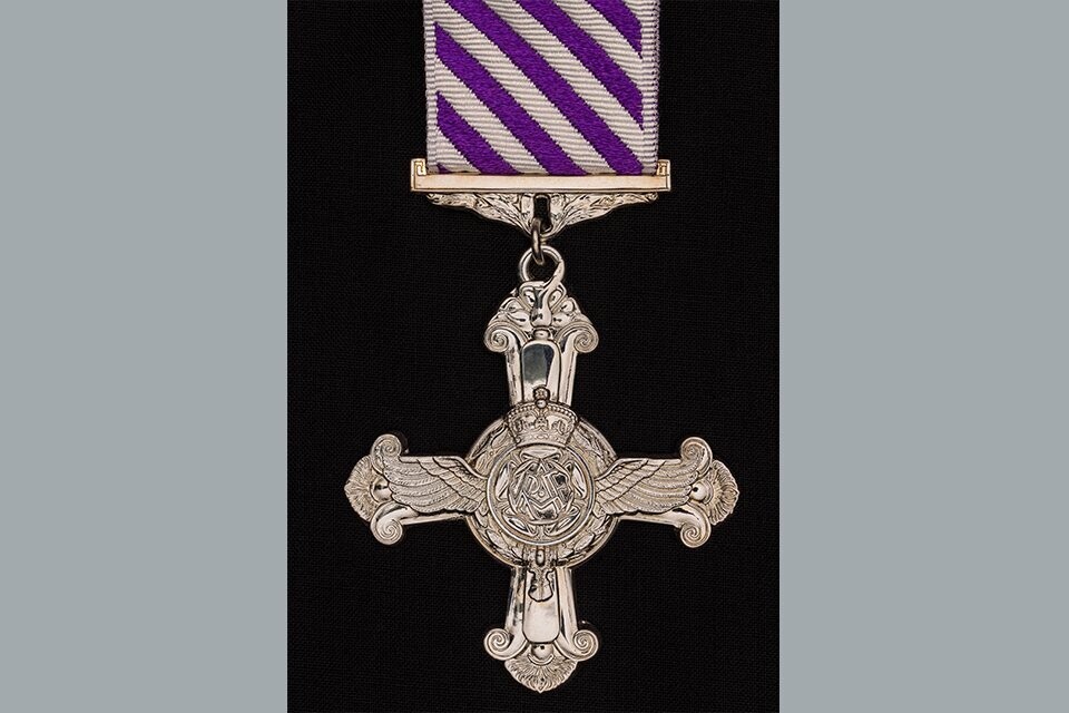 DISTINGUISHED FLYING CROSS