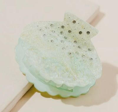 Shell Hair Claw