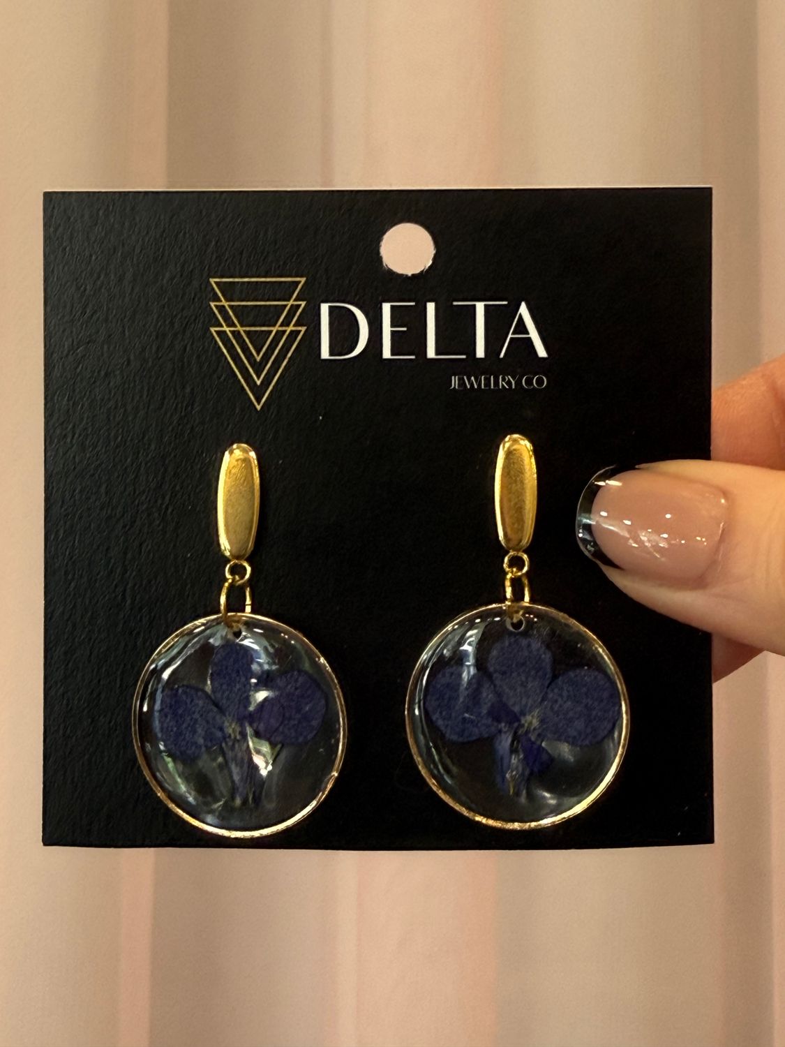 * Delta Purple Pressed Flower Circle