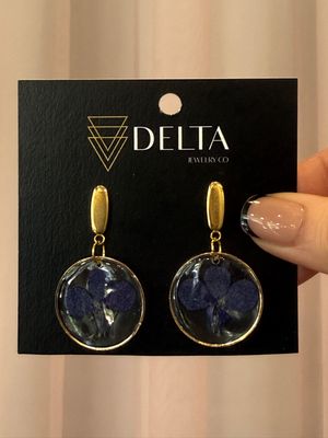 * Delta Purple Pressed Flower Circle