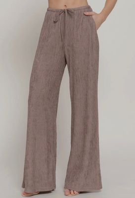 Wide Leg Crinkle Pant