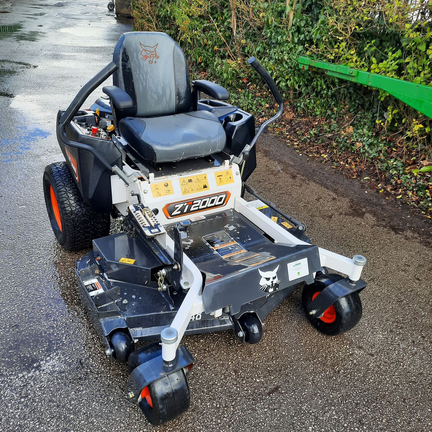 USED Bobcat ZT2000 Zero Turn Mower 48&quot; LOW PRICE-EX DEMO