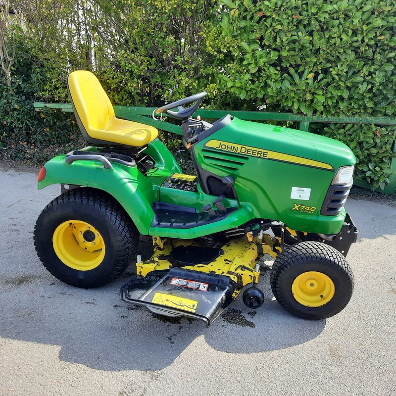 USED John Deere X740 TerrainCut.