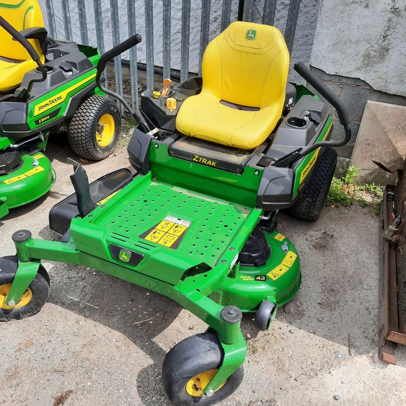 Shop soiled John Deere Z315E-STOCK CLEARANCE