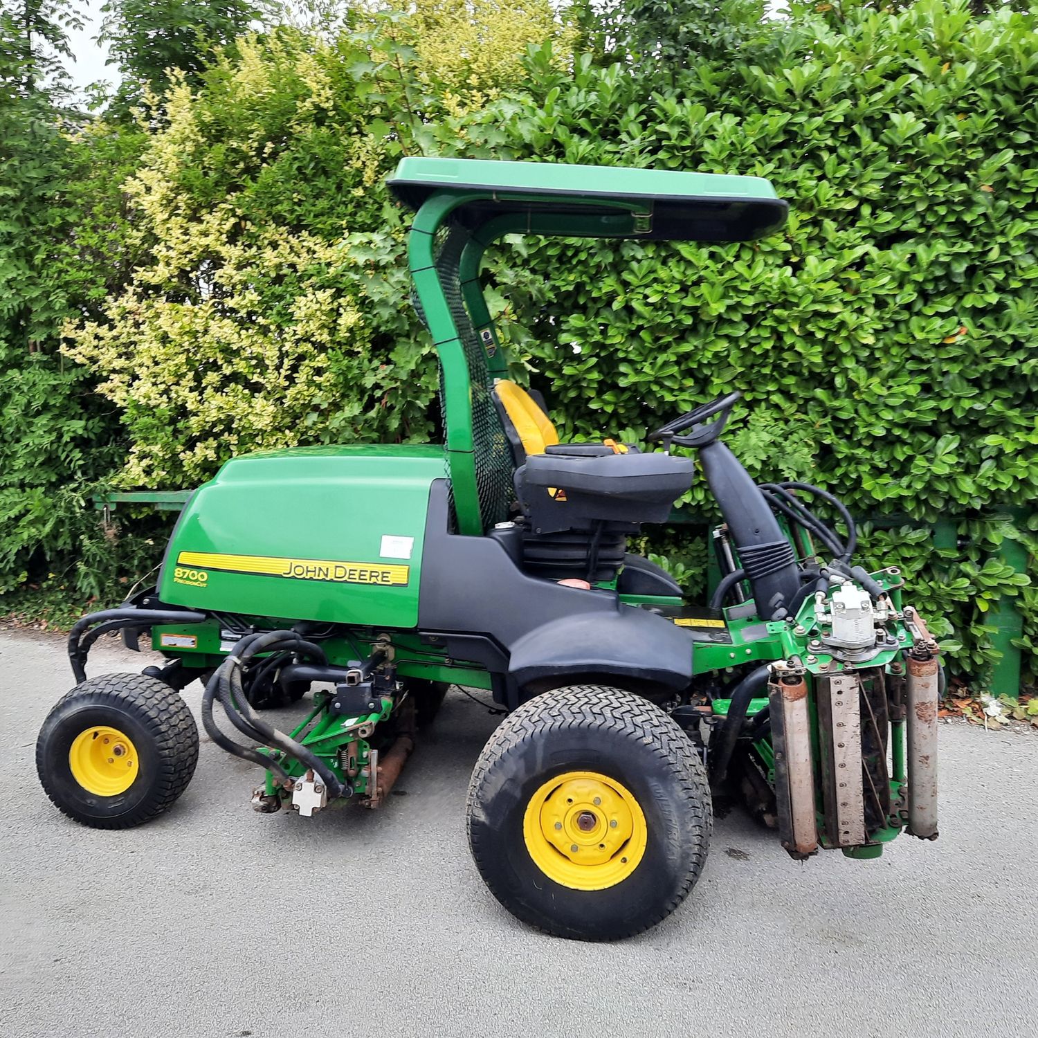 USED John Deere 8700A PrecisionCut ride on 5 cylinder mower