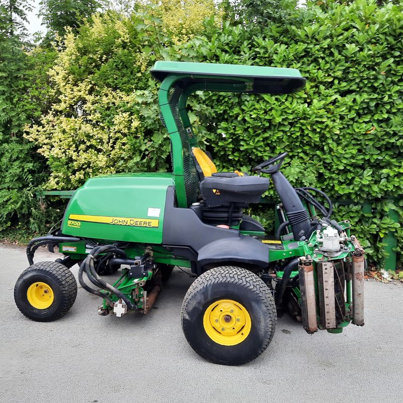 USED John Deere 8700A PrecisionCut ride on 5 cylinder mower