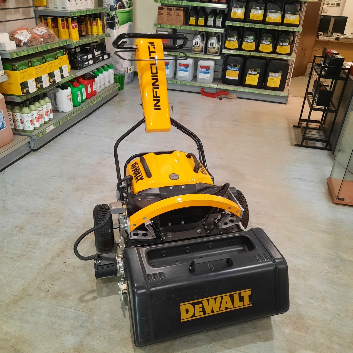 INFINICUT® 22" Professional Cylinder Mower INFINICUT® 22" Professional Cylinder Mower