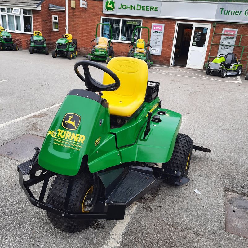 Used John Deere 1200H bunker rake