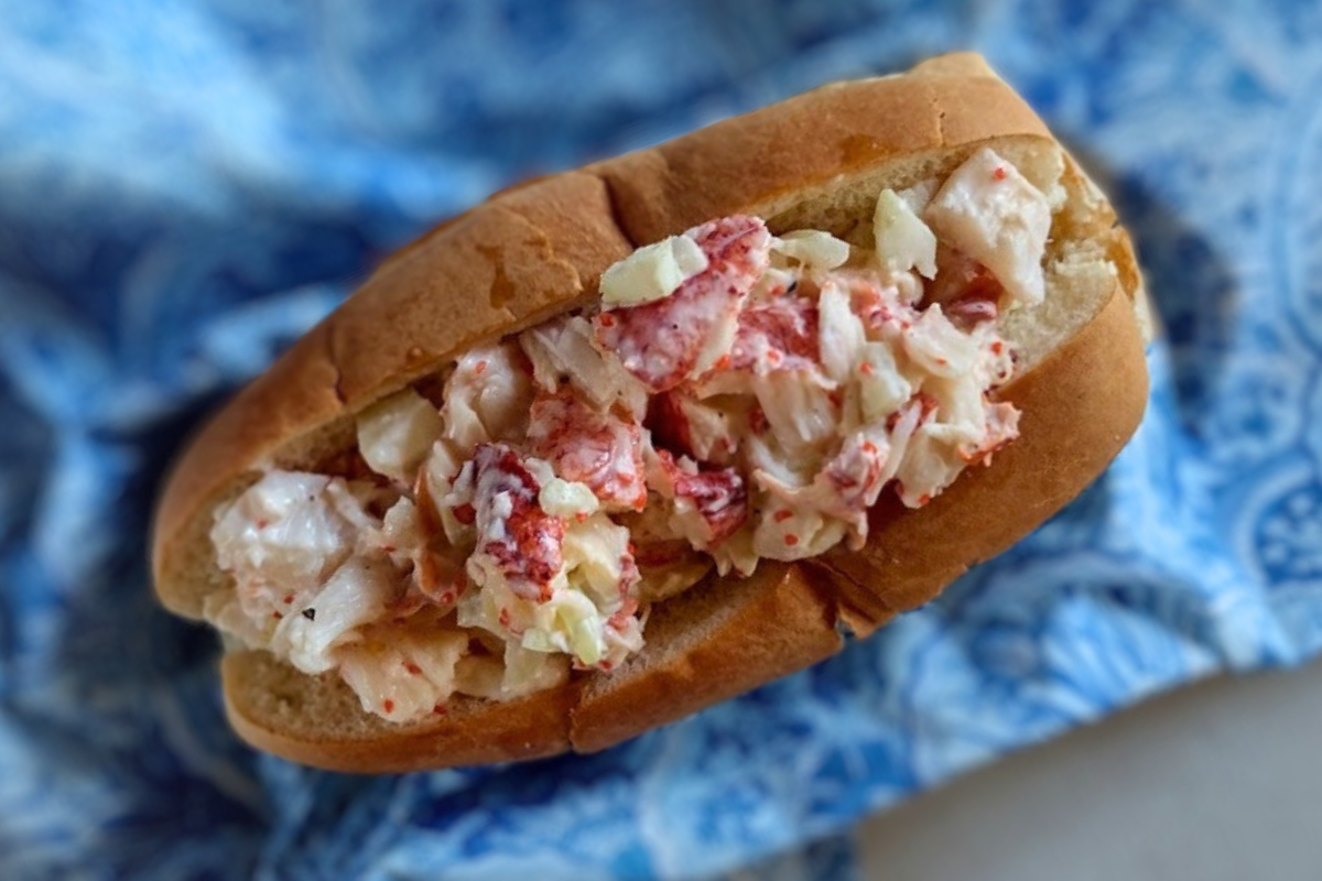 Lobster Roll  (Eat In or Take Out)