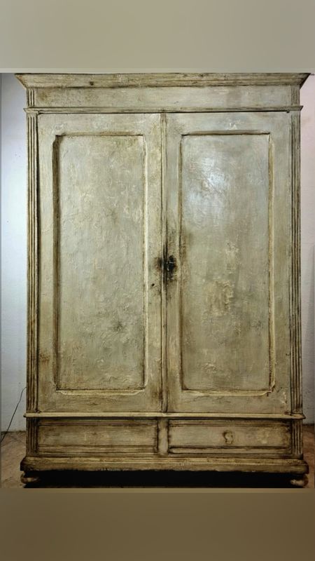 ARMADIO IN PATINA ANTICA