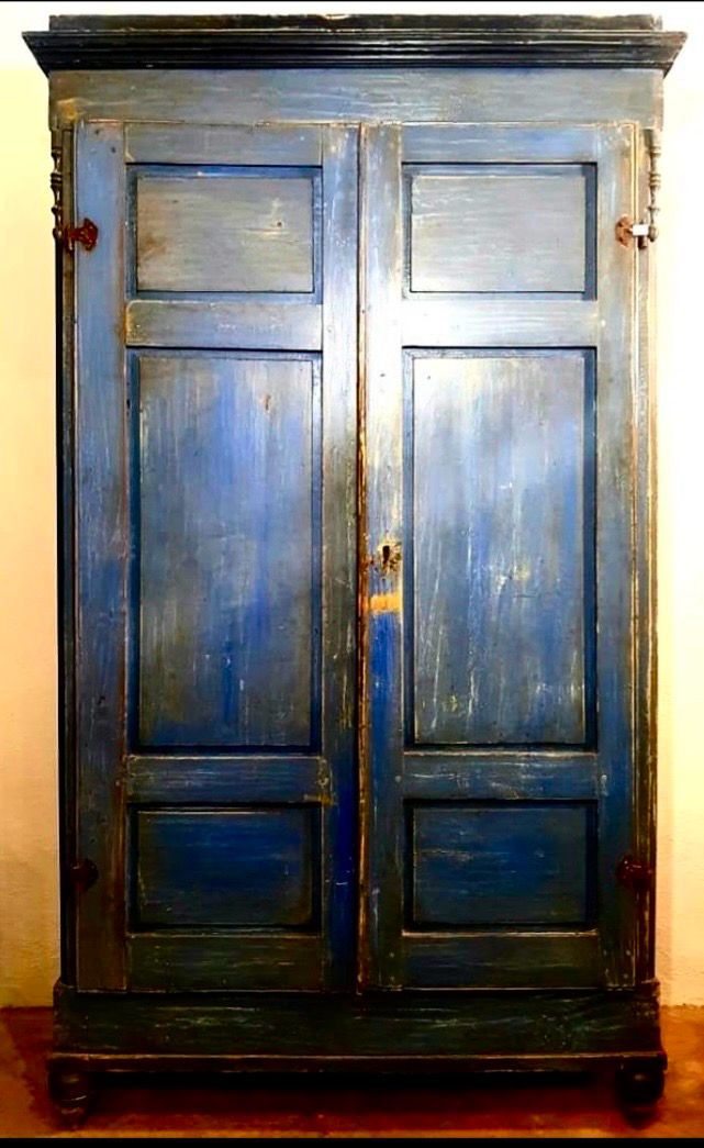 Armadio toscano fine 800&#39; con patina originale