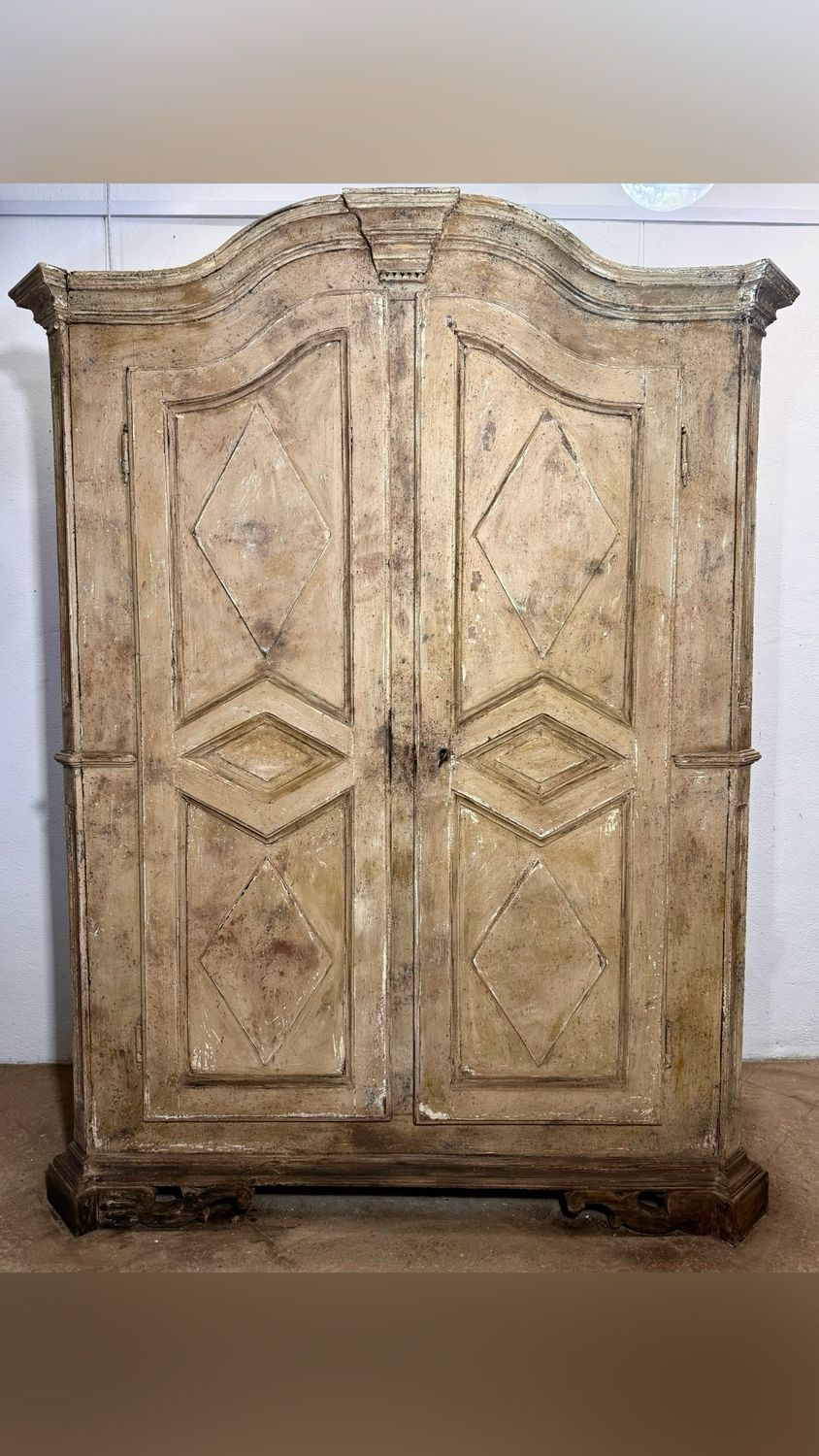 ARMADIO IN PATINA