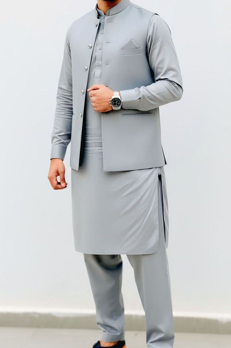 Traditional Afghan men’s clothing