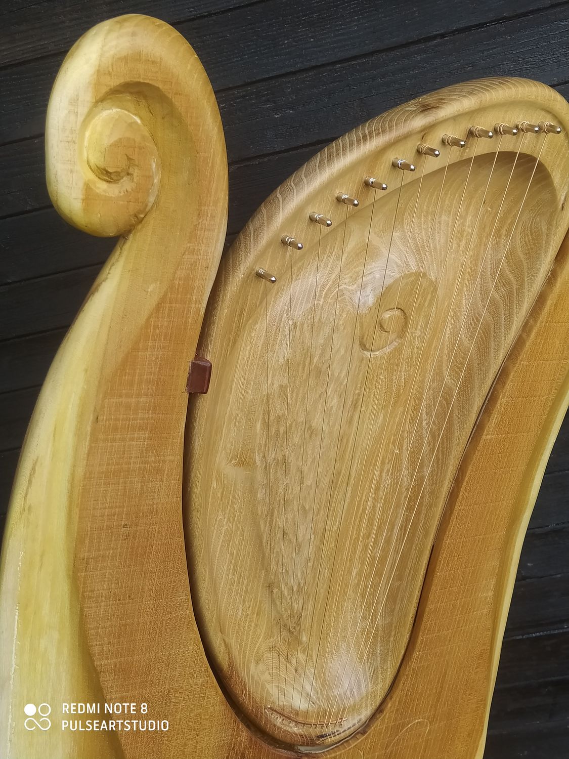 Dreamharp mit Ständer - HerzSpirale - Robinie  / für Linkshändler