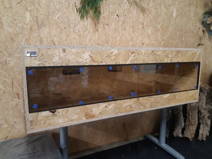 OSB3 150/50/50 voorzien van 3 beschermkappen en fittingen