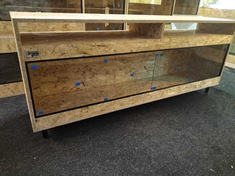 OSB3 TV meubel 170/40/60 incl 5 zwarte pootjes