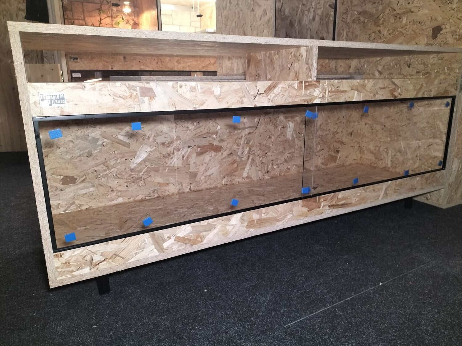 OSB3 TV meubel 160/50/60 incl 5 zwarte pootjes