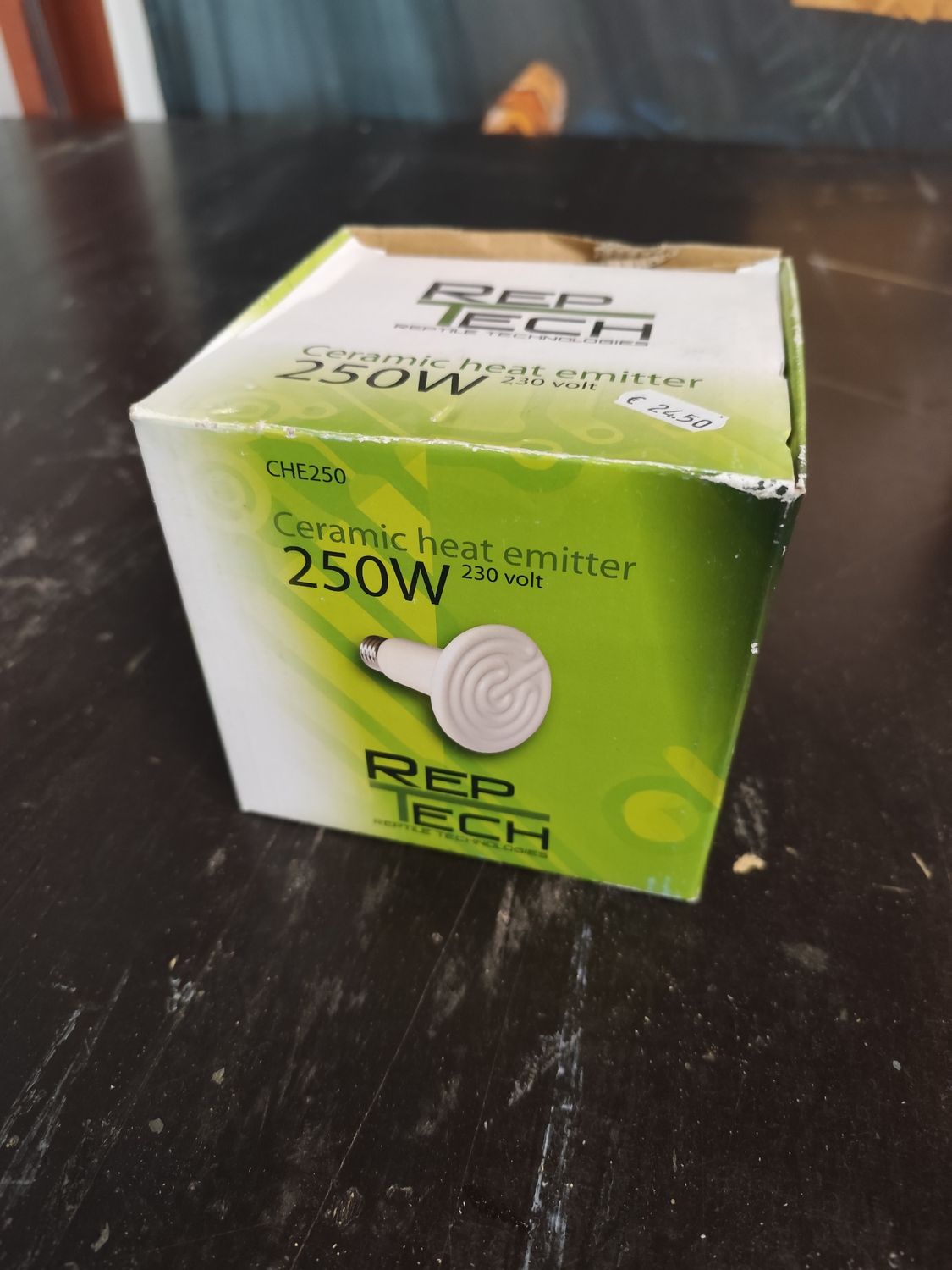 Rt ceramic heat emitter 250 watt
