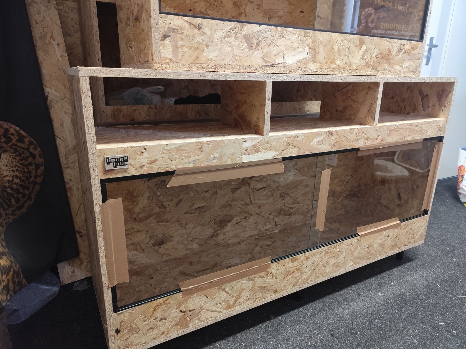 Osb3 terrarium tv meubel 140/40/85 Osb3 terrarium tv meubel 140/40/85