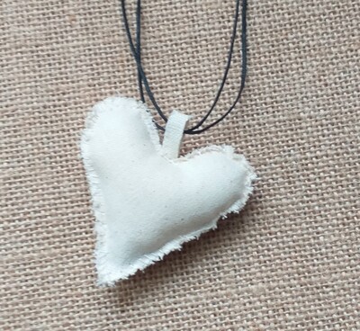Dotted heart pendant