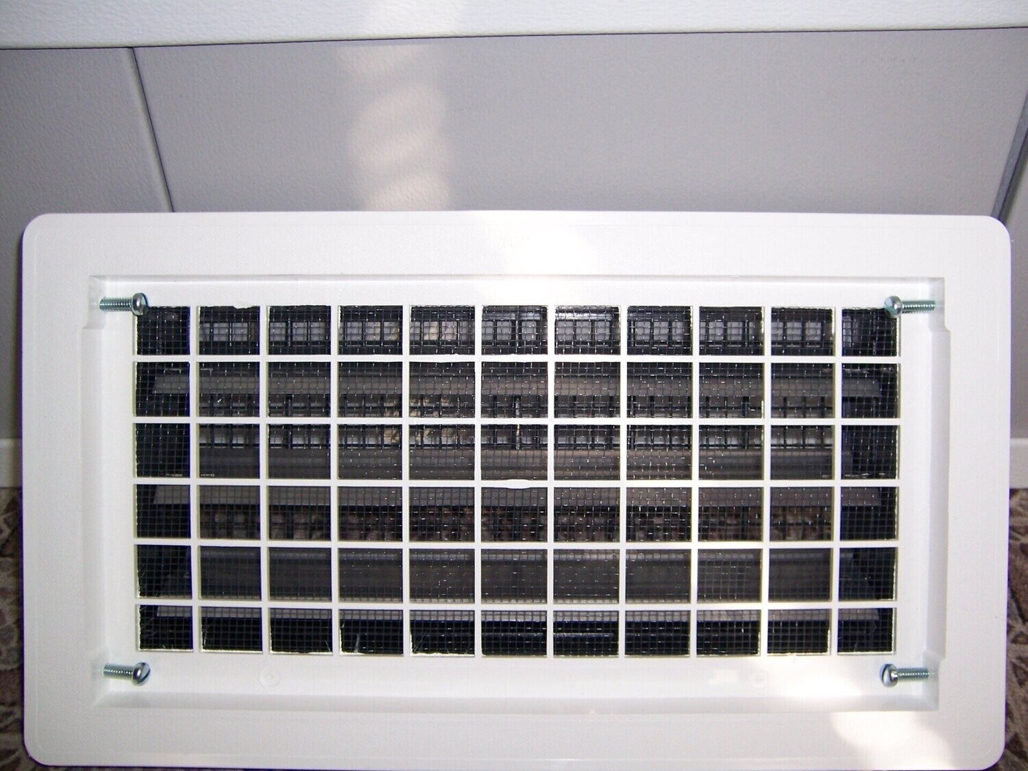 Automatic foundation vents