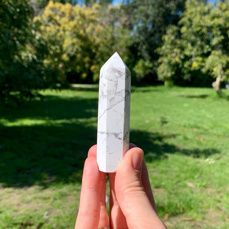 Howlite Point