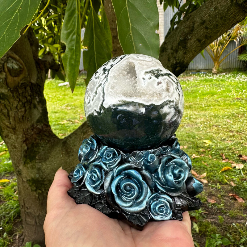Blue Rose Sphere Stand