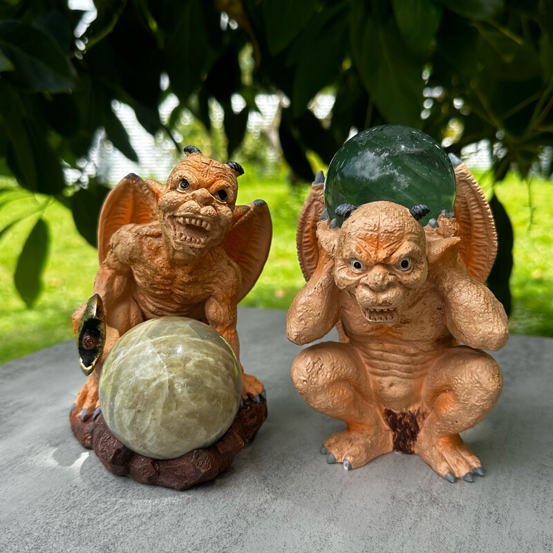 Gargoyle Sphere Stand Set