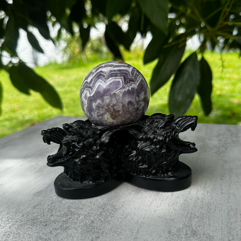 Wolf Head Sphere Stand