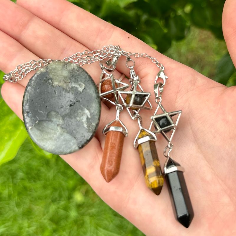 Pendulum And Worry Stone Pack