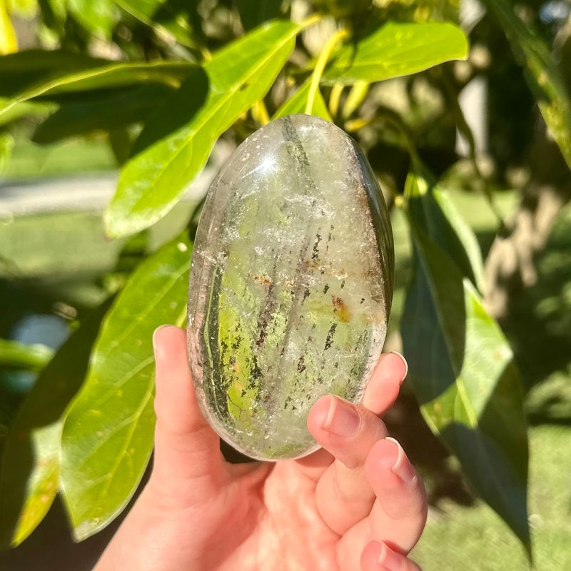 Garden Quartz Palm Stone