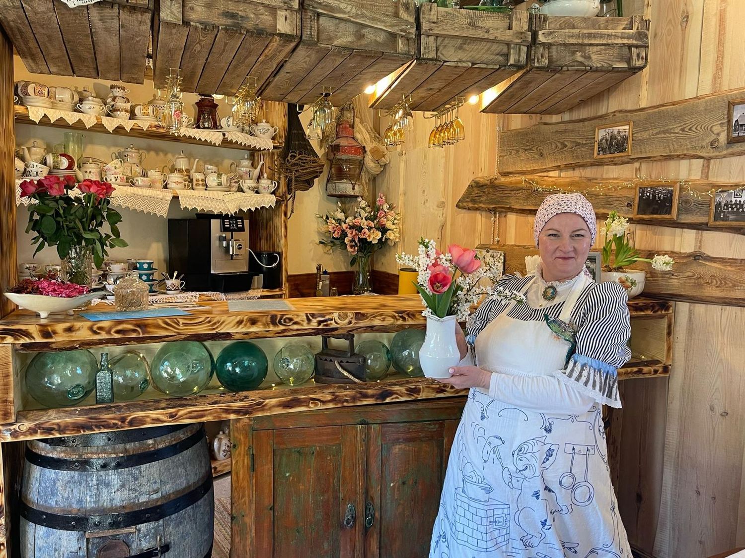 17. novembrī 13:00- Latvijas dzimšanas dienas mielasts “ Dieniņu” Lielistabā! Ar 3 kārtu galda klājumu, svētku torti , vīna glāzi un saimnieces tejatrelizētiem vēsturiskiem stāstiem. 17. novembrī 13:00- Latvijas dzimšanas dienas mielasts “ Dieniņu” Lielistabā! Ar 3 kārtu galda klājumu, svētku torti , vīna glāzi un saimnieces tejatrelizētiem vēsturiskiem stāstiem.