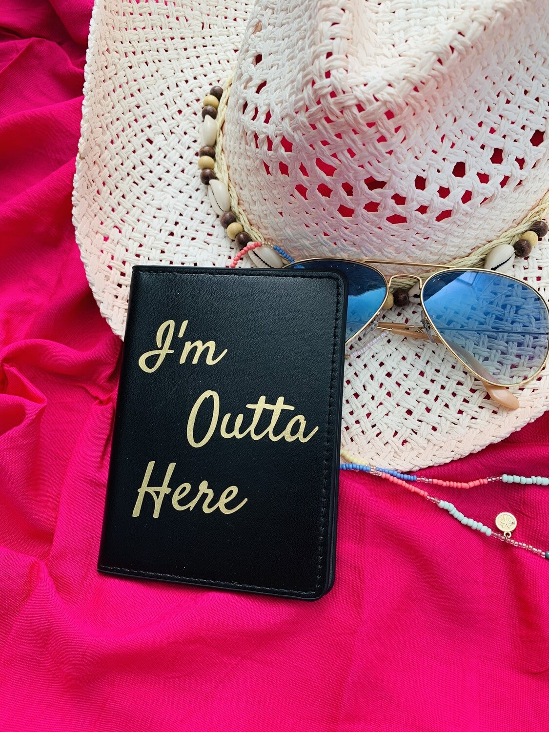 Paspoorthoesje I'm Outta Here / Zwart