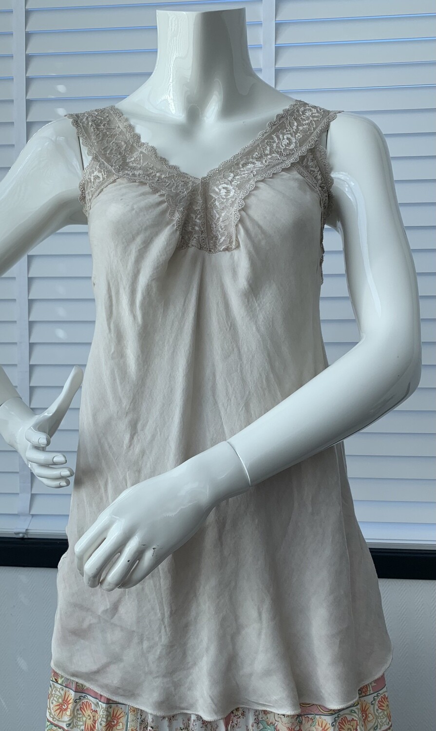 Top Beige Kant