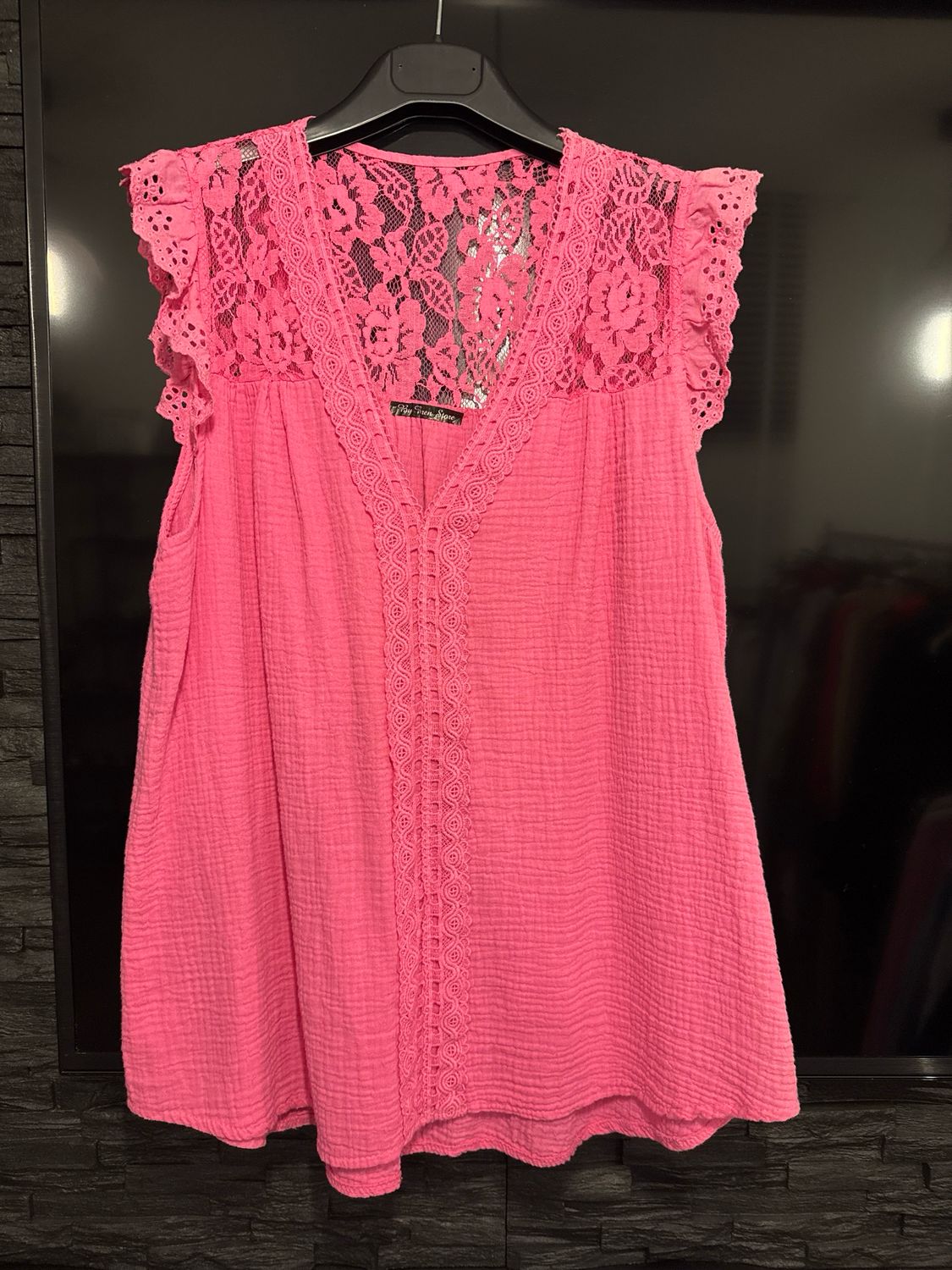 Broderie top pink