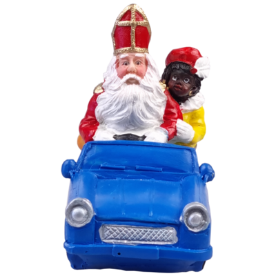 Sint en Piet in auto