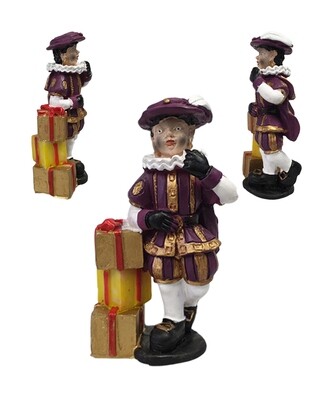 Roetveeg Piet staand met pakjes