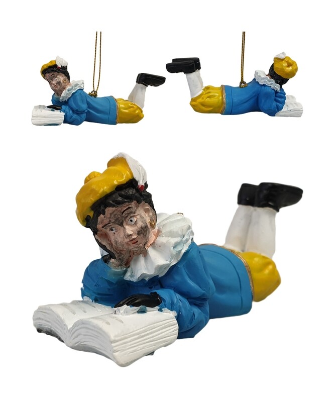 Roetveeg Piet liggend met boek