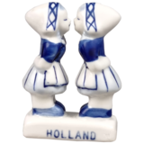 Kussende meisjes 7 cm Holland