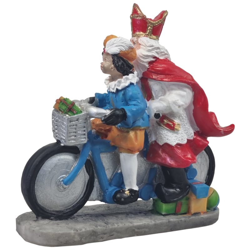 Sinterklaas en Roetveeg Piet op fiets