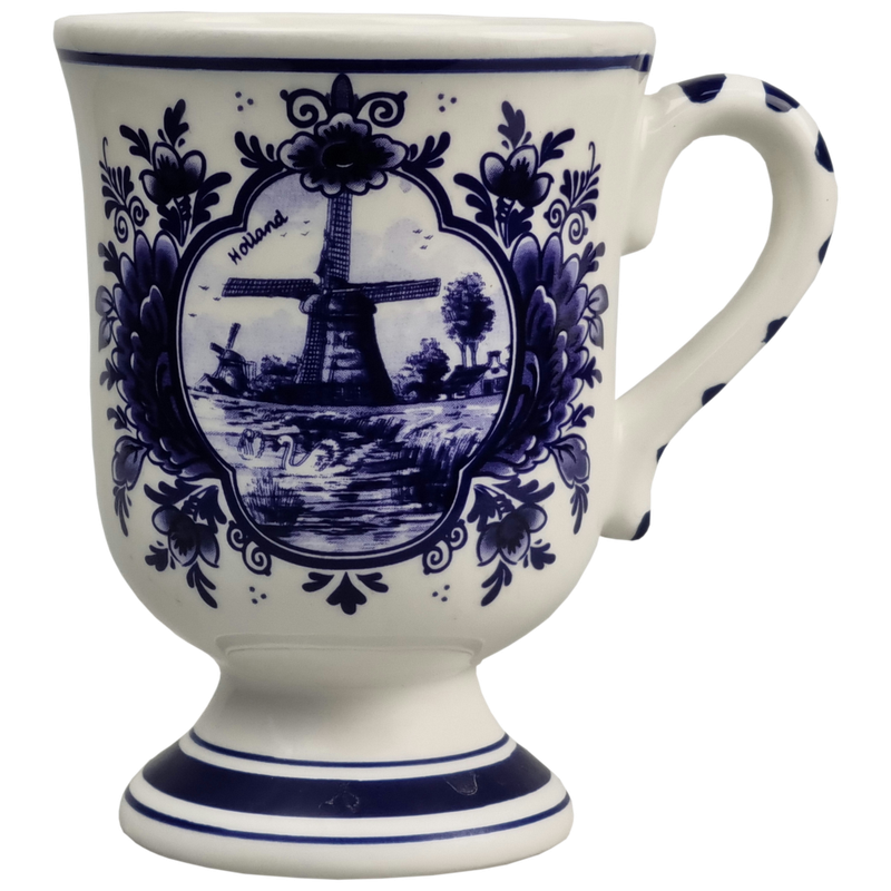 Delfts blauwe Mok op voet