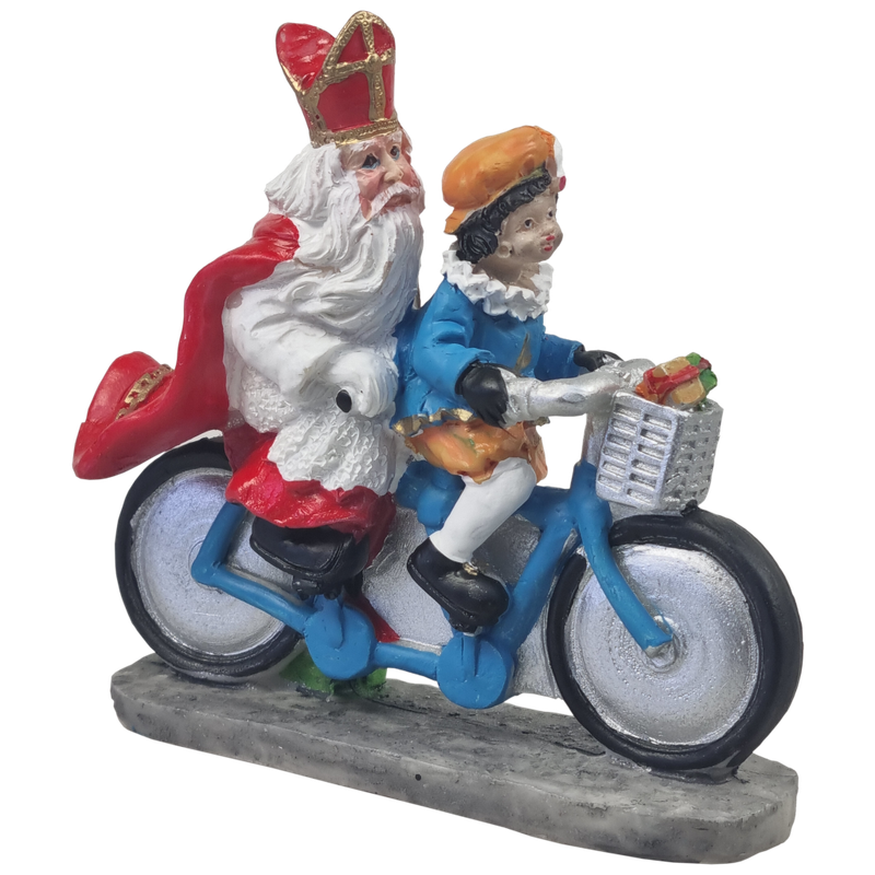 Sinterklaas en Roetveeg Piet op fiets