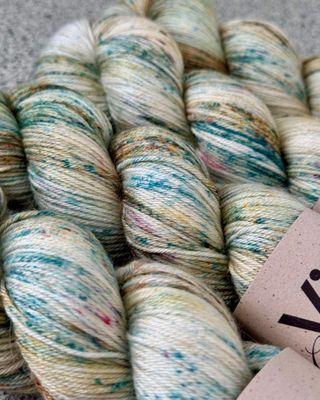 Cowberry Wine | Bamboo Sock