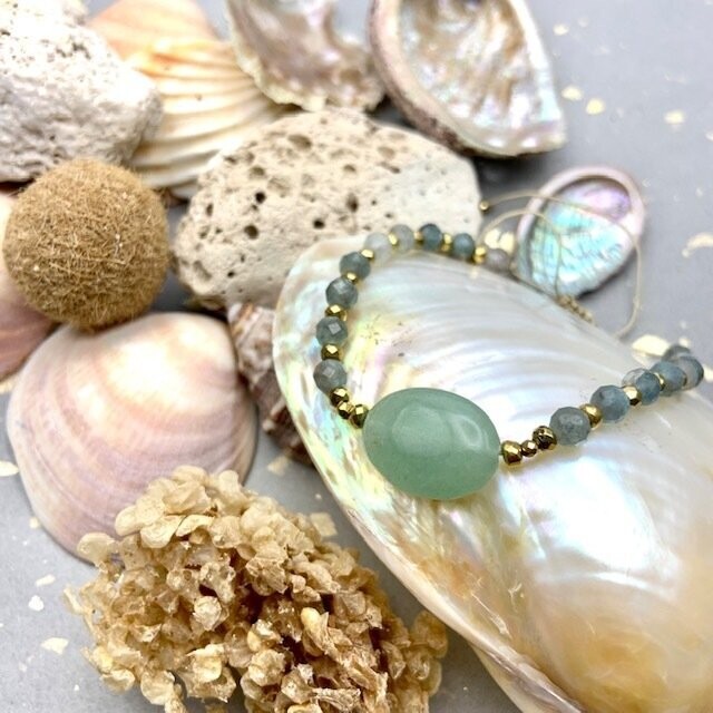 Besaide apatite