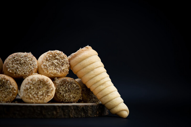 10 x Cream horns ?