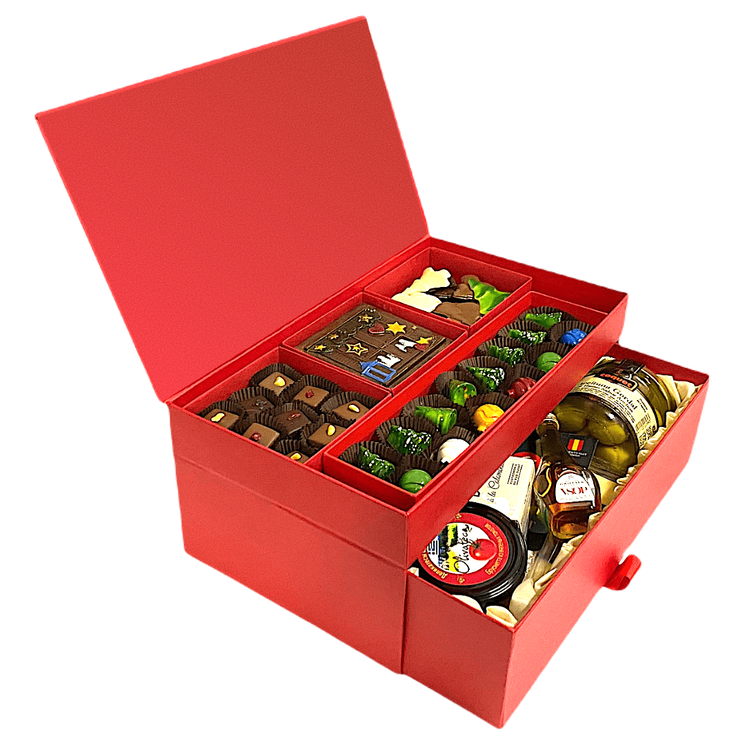 Гастрономический набор с новогодними конфетами