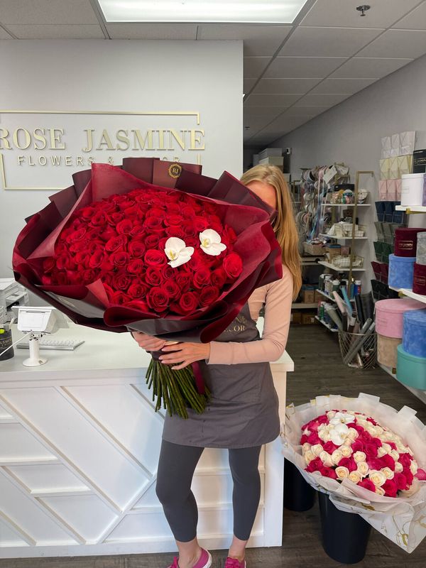 Extra Whte Roses Vienna — Rose Jasmine
